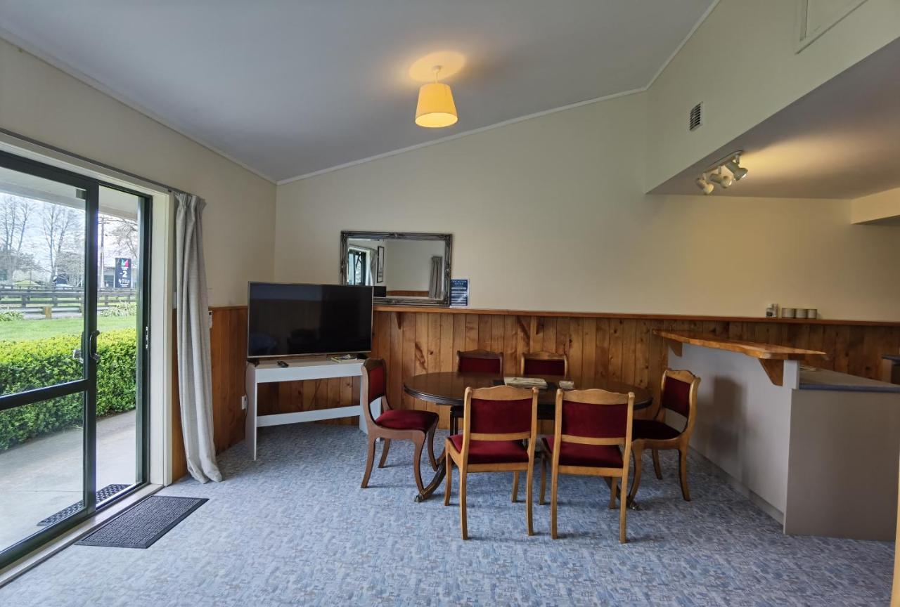 Mystery Creek Motel Rukuhia Kültér fotó